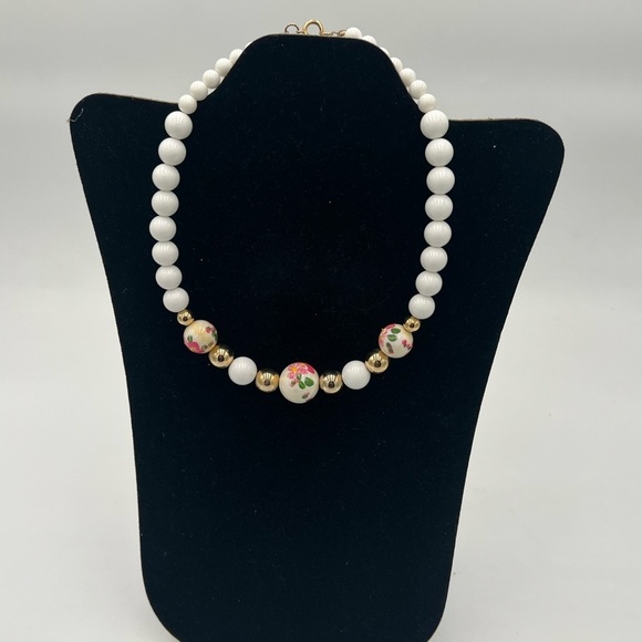 Vintage Western Germany White Beaded Necklace – Flower Transferware Acrylic with - Picture 2 of 2